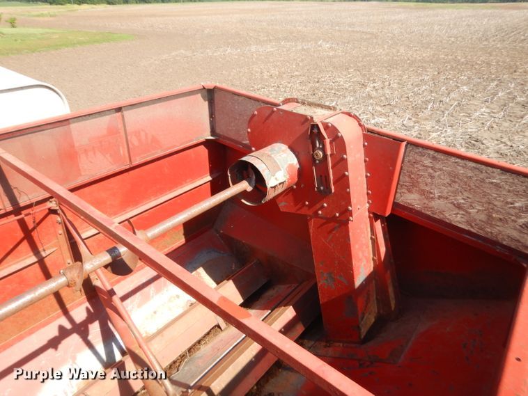 image for item GN9434 1979 International 1460 Axial-Flow RWA combine