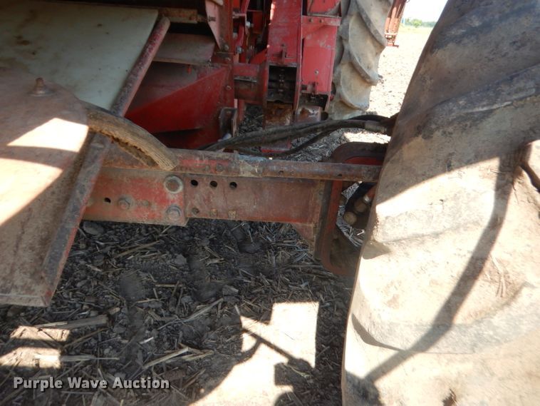 image for item GN9434 1979 International 1460 Axial-Flow RWA combine