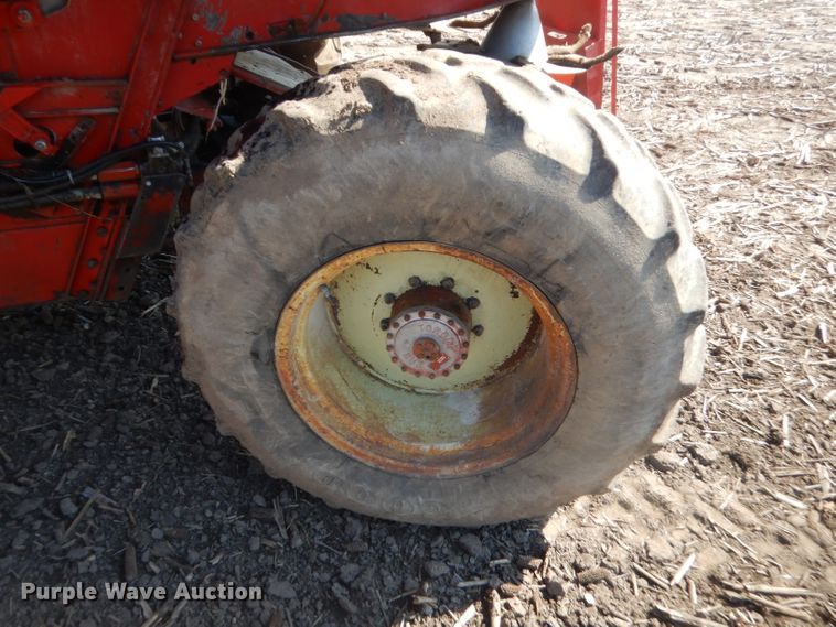 image for item GN9434 1979 International 1460 Axial-Flow RWA combine