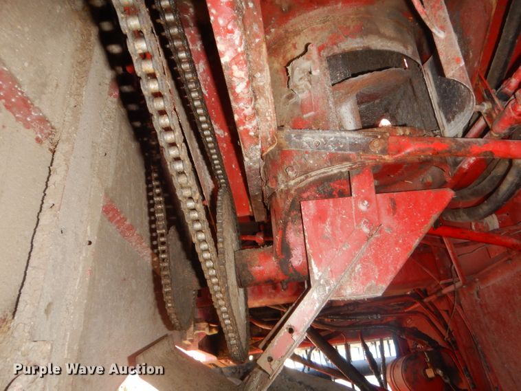 image for item GN9434 1979 International 1460 Axial-Flow RWA combine