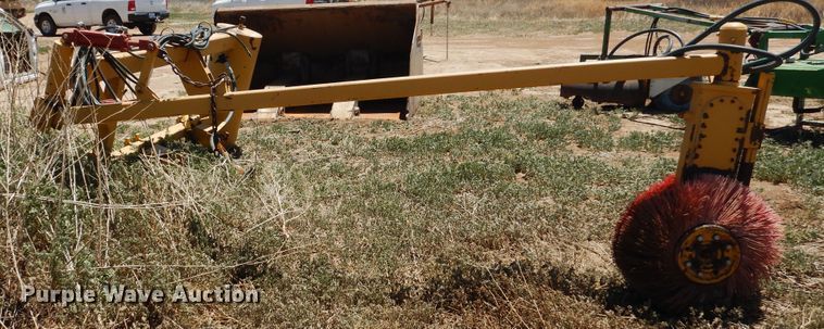 image for item GN9915 Hitchcock bunk sweeper