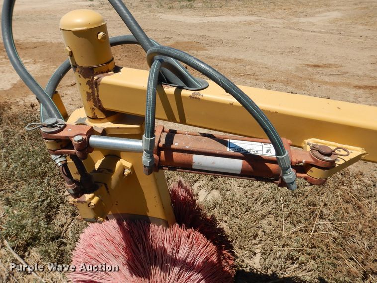 image for item GN9915 Hitchcock bunk sweeper