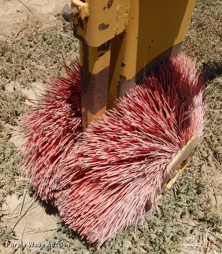 image for item GN9915 Hitchcock bunk sweeper