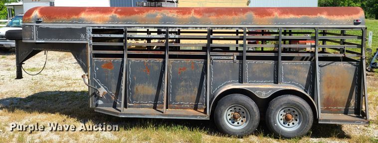 image for item GT9053 1983 Ponderosa livestock trailer