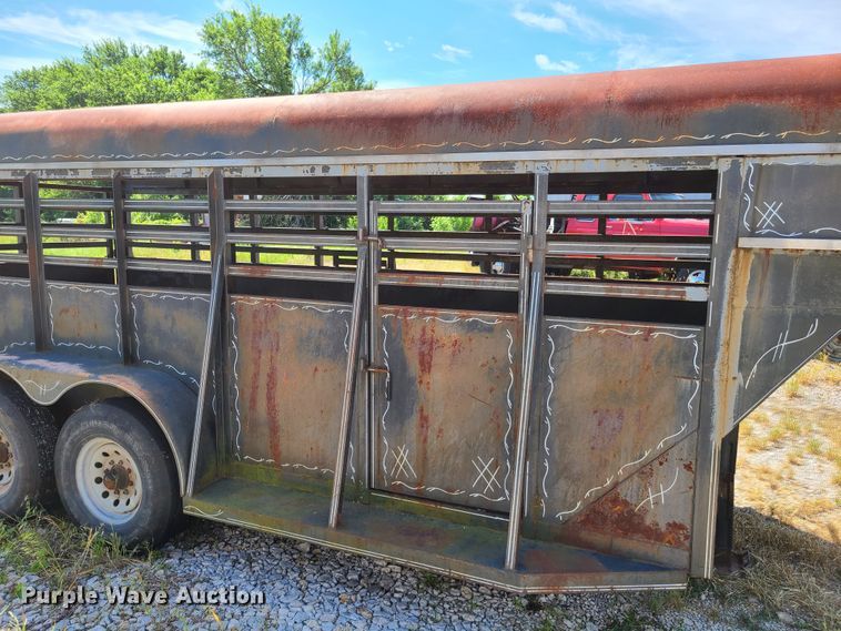 image for item GT9053 1983 Ponderosa livestock trailer