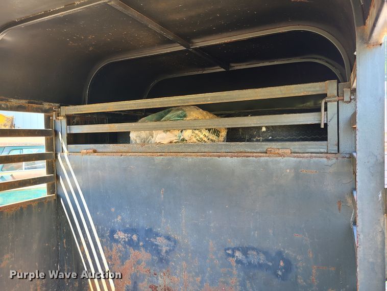 image for item GT9053 1983 Ponderosa livestock trailer