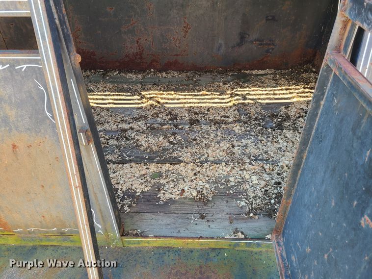 image for item GT9053 1983 Ponderosa livestock trailer