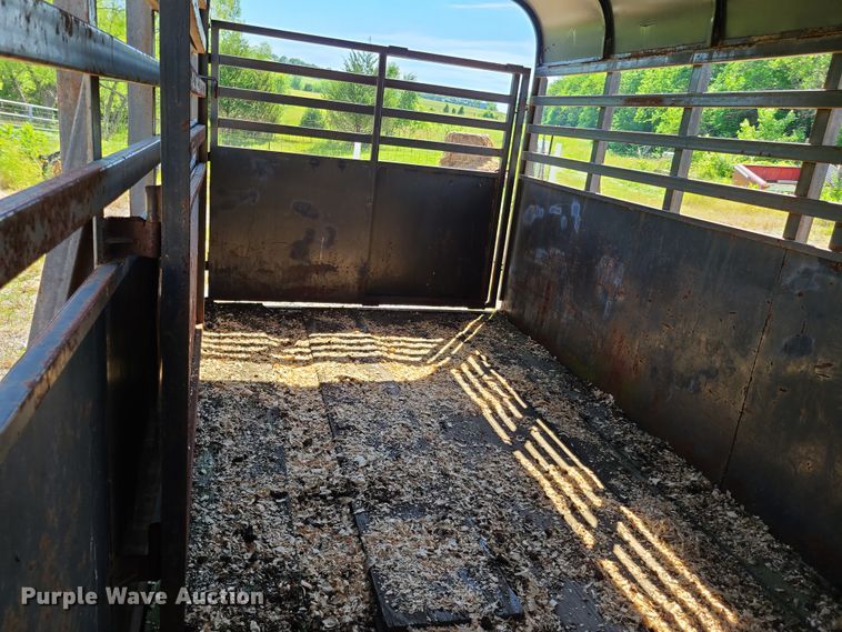 image for item GT9053 1983 Ponderosa livestock trailer