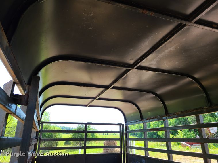 image for item GT9053 1983 Ponderosa livestock trailer