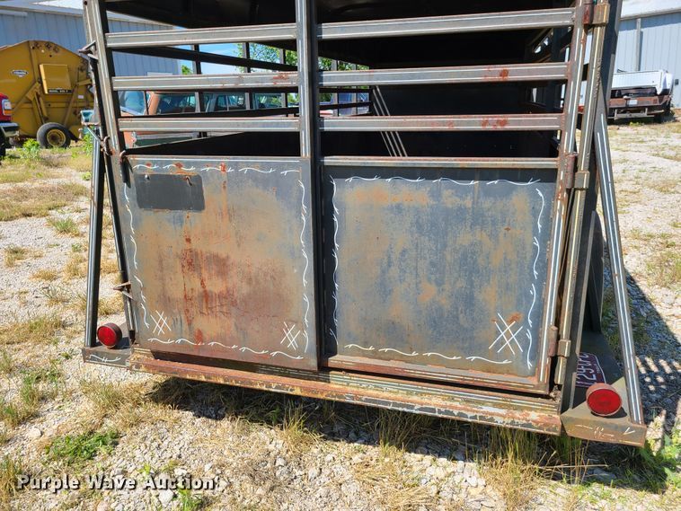 image for item GT9053 1983 Ponderosa livestock trailer