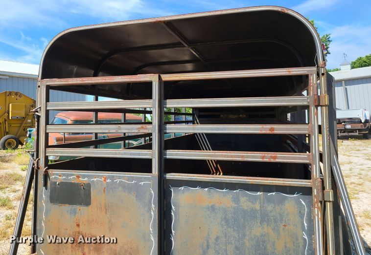 image for item GT9053 1983 Ponderosa livestock trailer