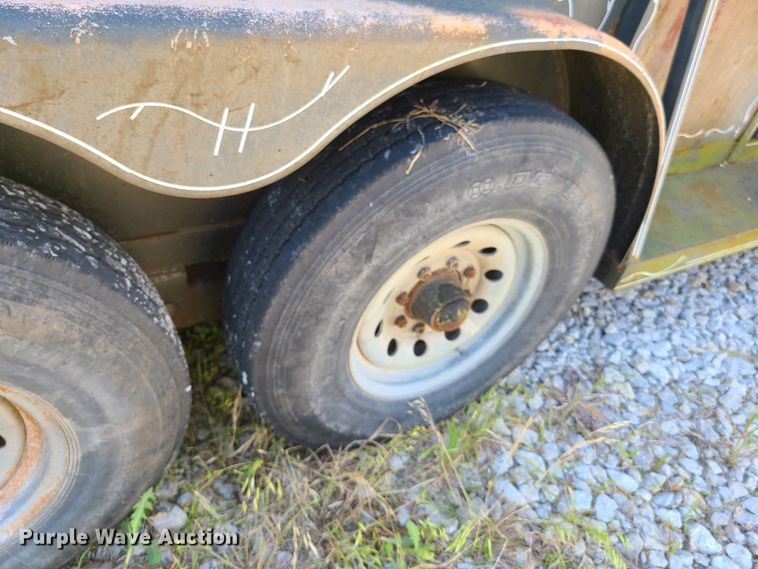 image for item GT9053 1983 Ponderosa livestock trailer