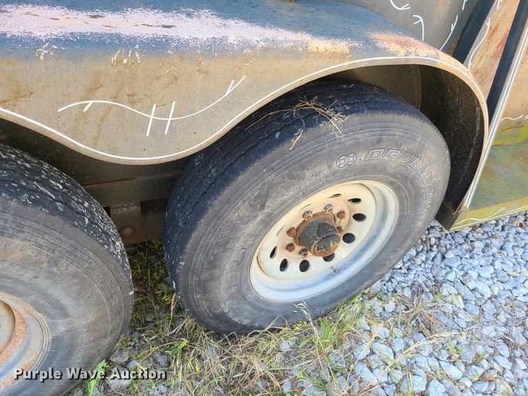 image for item GT9053 1983 Ponderosa livestock trailer