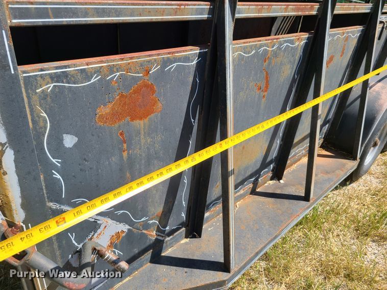 image for item GT9053 1983 Ponderosa livestock trailer