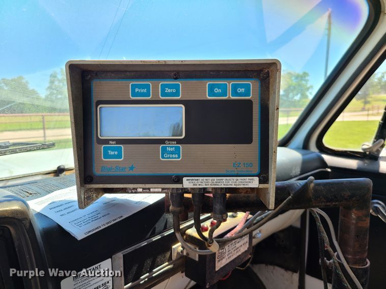 image for item GT9097 1988 GMC TopKick 7000  feed mixer truck