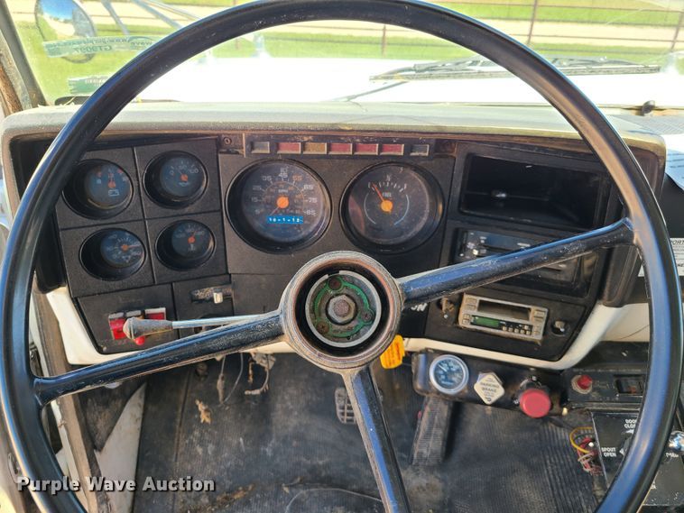 image for item GT9097 1988 GMC TopKick 7000  feed mixer truck