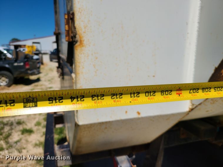 image for item GT9097 1988 GMC TopKick 7000  feed mixer truck