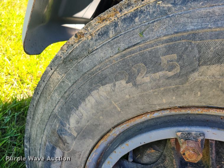 image for item GT9097 1988 GMC TopKick 7000  feed mixer truck