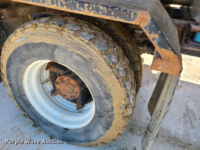 image for item GT9097 1988 GMC TopKick 7000  feed mixer truck