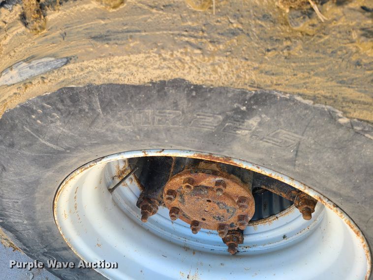 image for item GT9097 1988 GMC TopKick 7000  feed mixer truck