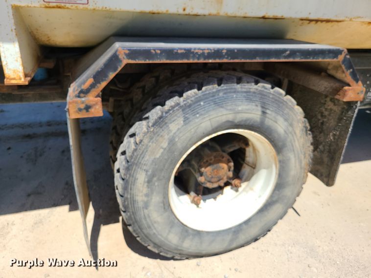 image for item GT9097 1988 GMC TopKick 7000  feed mixer truck