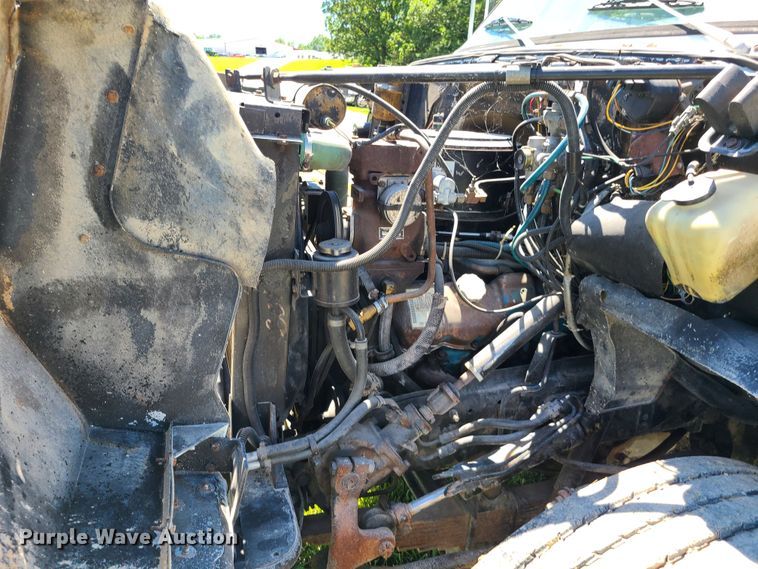 image for item GT9097 1988 GMC TopKick 7000  feed mixer truck