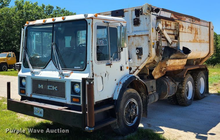 image for item GT9098 1982 Mack MR685S  feed mixer truck