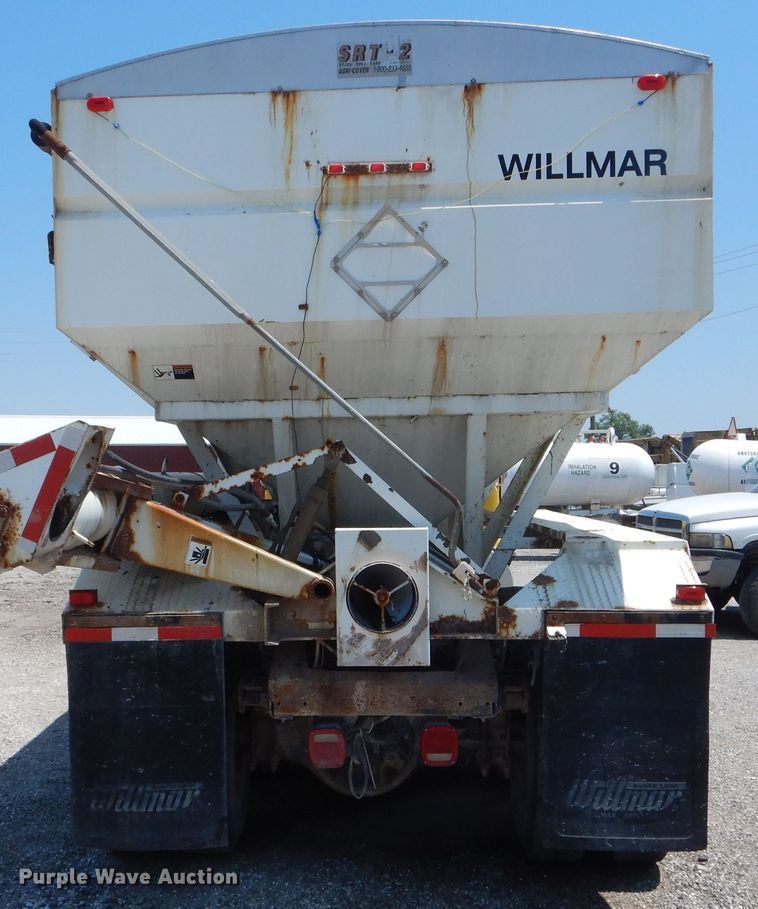 image for item HM9552 1994 White GMC WG  fertilizer delivery truck