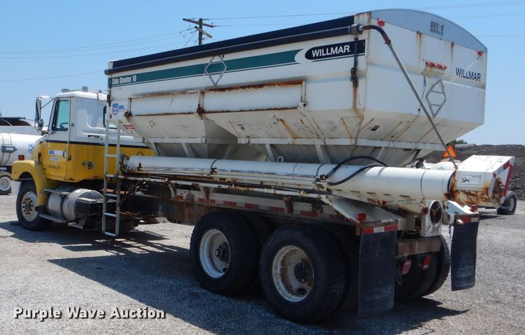 image for item HM9552 1994 White GMC WG  fertilizer delivery truck