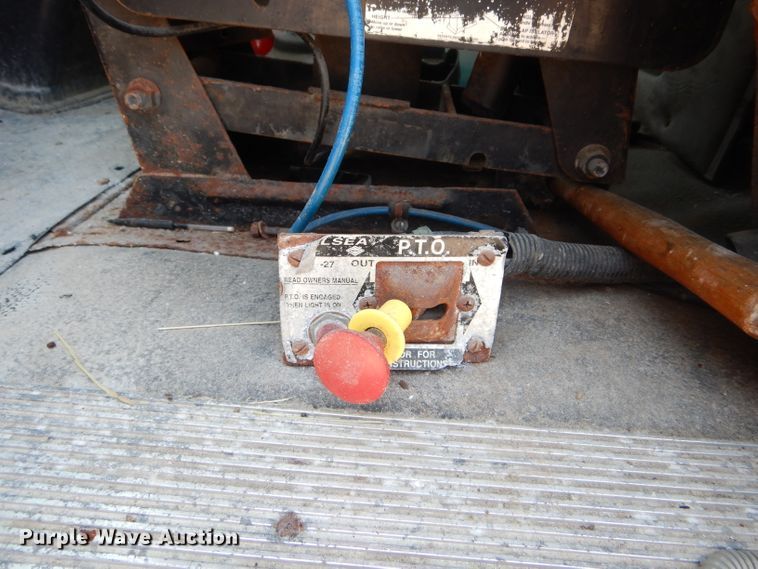 image for item HM9552 1994 White GMC WG  fertilizer delivery truck