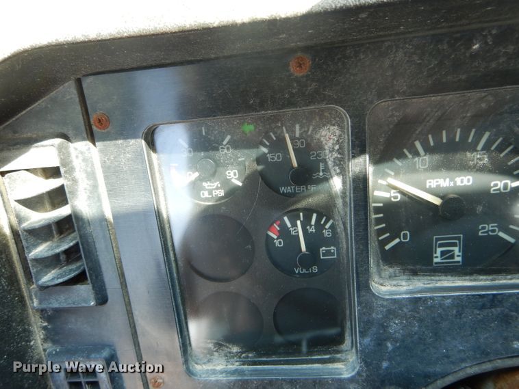 image for item HM9552 1994 White GMC WG  fertilizer delivery truck