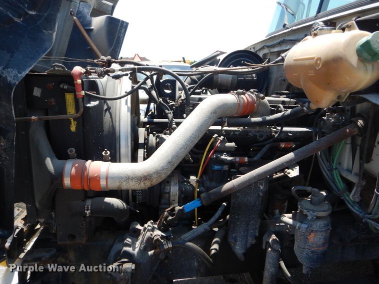 image for item HM9552 1994 White GMC WG  fertilizer delivery truck