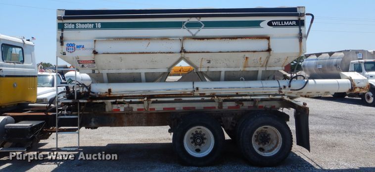 image for item HM9552 1994 White GMC WG  fertilizer delivery truck