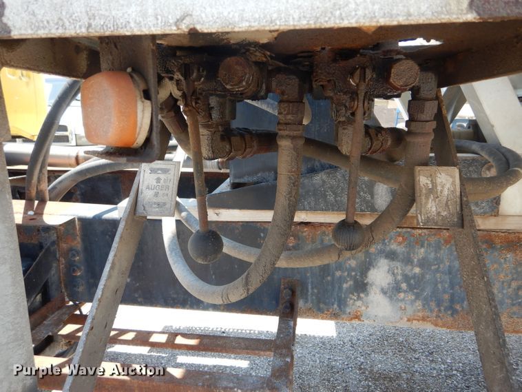 image for item HM9552 1994 White GMC WG  fertilizer delivery truck