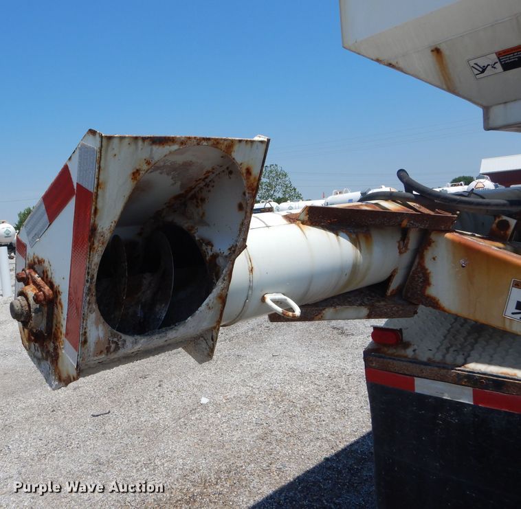 image for item HM9552 1994 White GMC WG  fertilizer delivery truck