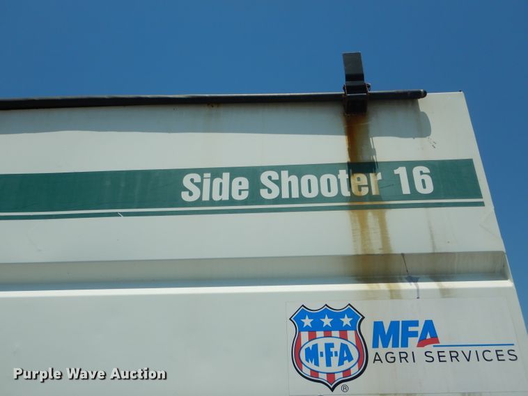 image for item HM9552 1994 White GMC WG  fertilizer delivery truck