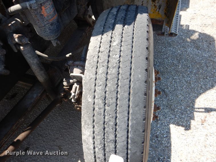 image for item HM9552 1994 White GMC WG  fertilizer delivery truck