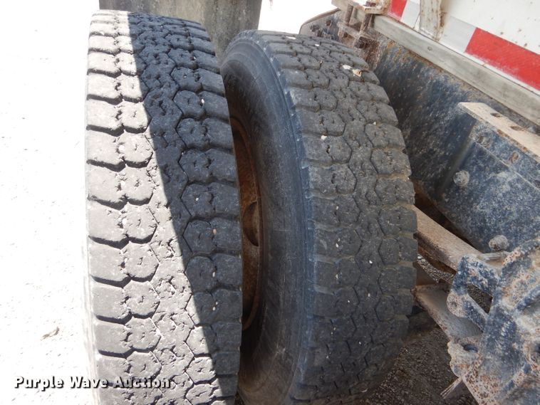 image for item HM9552 1994 White GMC WG  fertilizer delivery truck