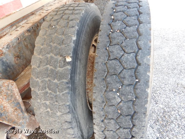 image for item HM9552 1994 White GMC WG  fertilizer delivery truck