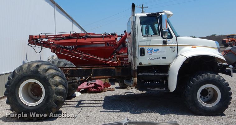 image for item HM9554 2007 International 7400  applicator truck chassis