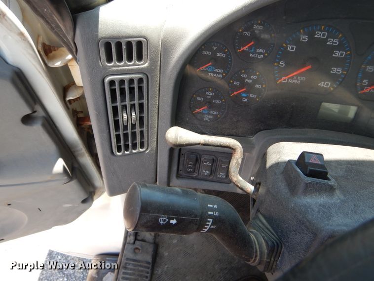 image for item HM9554 2007 International 7400  applicator truck chassis