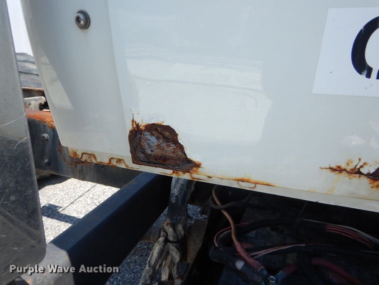 image for item HM9554 2007 International 7400  applicator truck chassis