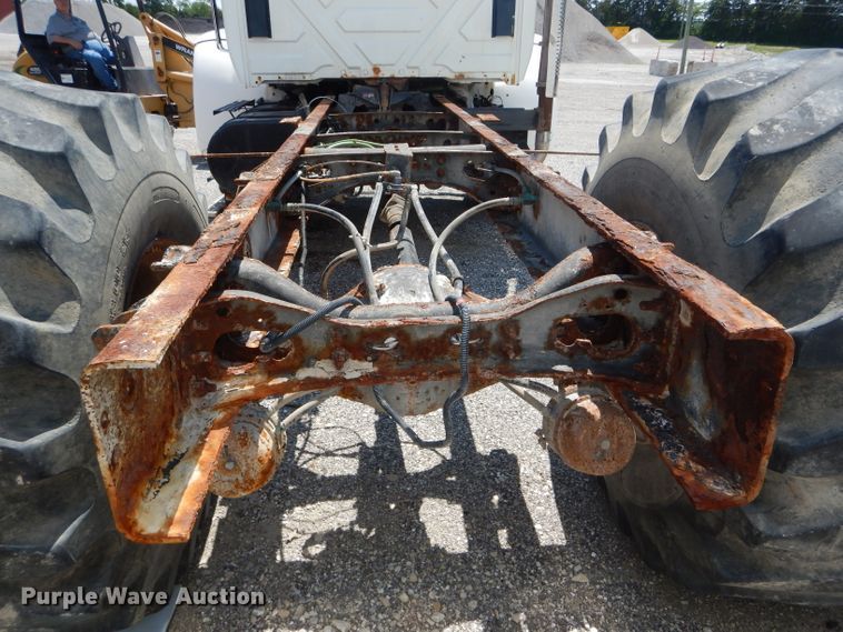 image for item HM9554 2007 International 7400  applicator truck chassis