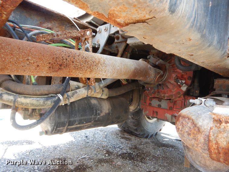 image for item HM9554 2007 International 7400  applicator truck chassis