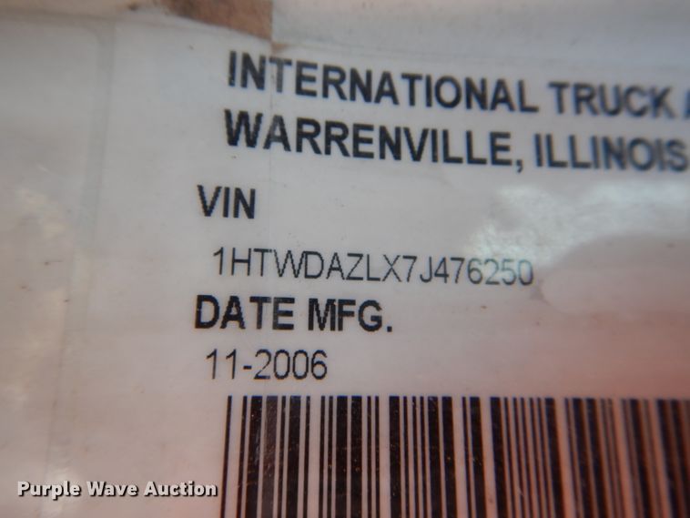 image for item HM9554 2007 International 7400  applicator truck chassis