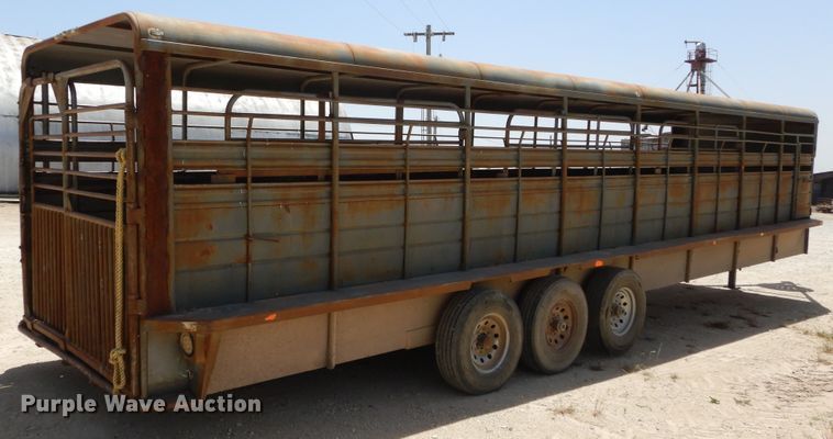 image for item HS9641 1993 WW livestock trailer