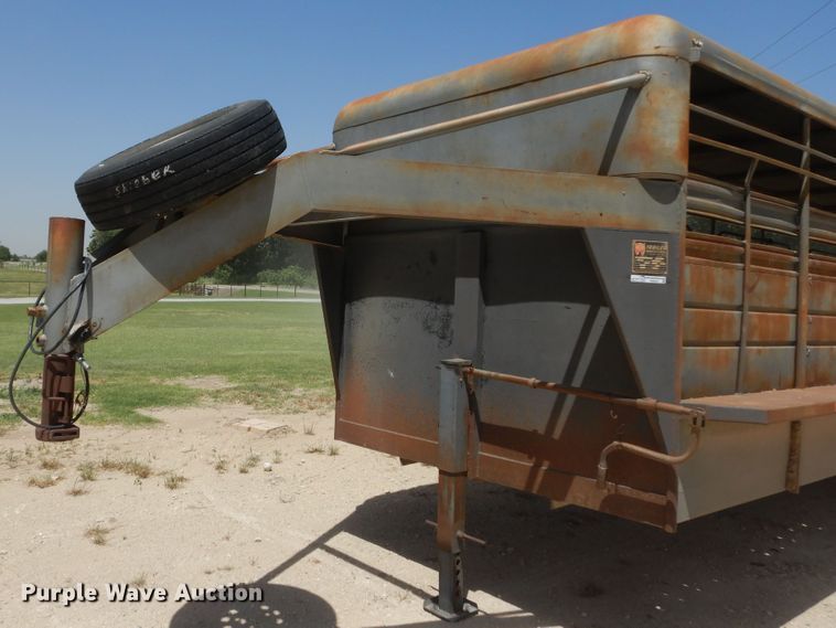 image for item HS9641 1993 WW livestock trailer