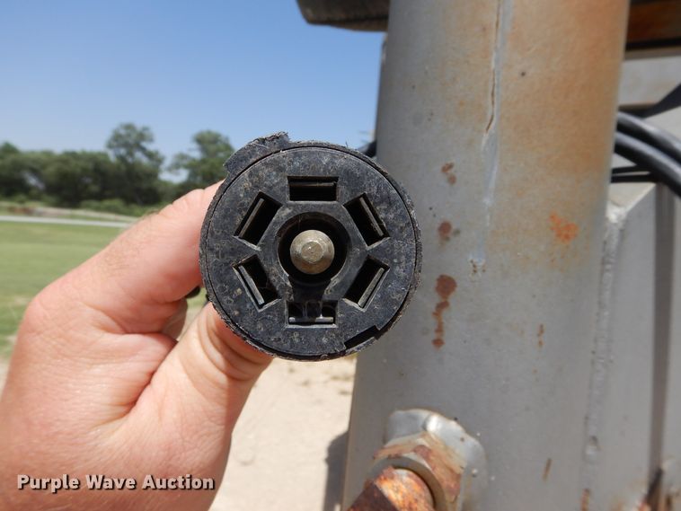 image for item HS9641 1993 WW livestock trailer