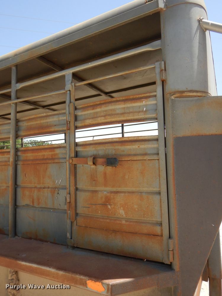 image for item HS9641 1993 WW livestock trailer