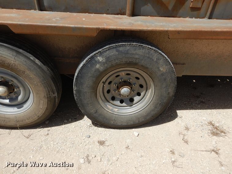 image for item HS9641 1993 WW livestock trailer